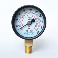 Bourdon tube pressure gauge, black steel case with brass socket